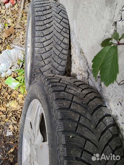 Michelin X-Ice North 4 205/65 R16