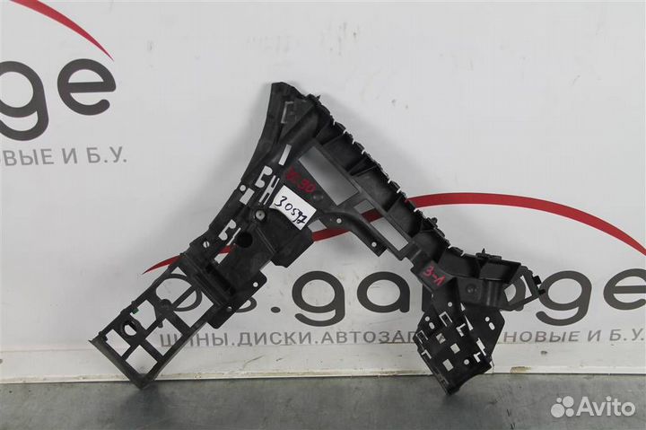 Крепеж заднего бампера левый Volvo XC90 2014-2019