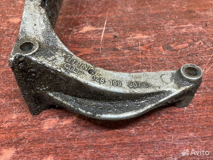 Задний кронштейн двигателя ауди а6 с4