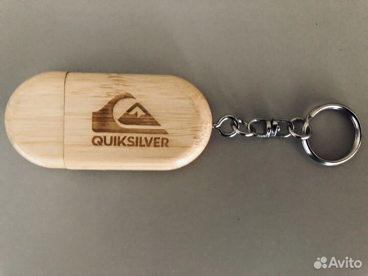 Usb флешка брелок DC shoes Quicksilver Trek Planet