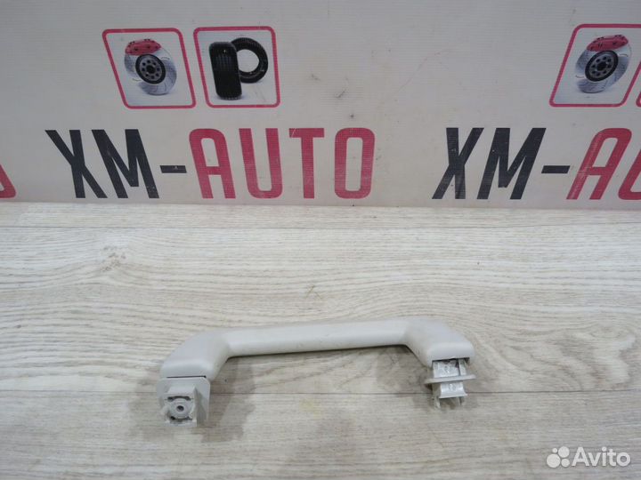 Ручка потолочная передняя правая Ford Focus 3