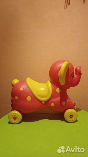 Слон на колёсиках и прыгающий мотоцикл