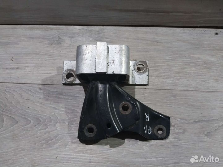 Опора двигателя Renault Logan 1 1.4 K7J