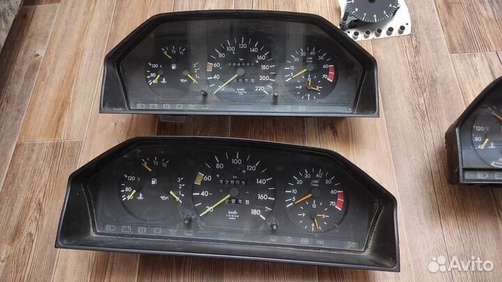 Приборная панель Mercedes w201 E190 w124