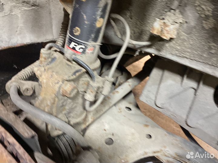 Передние амортизаторы Kia Rio 2