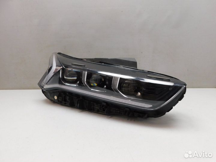 Фара правая Kia K5 92102L2100