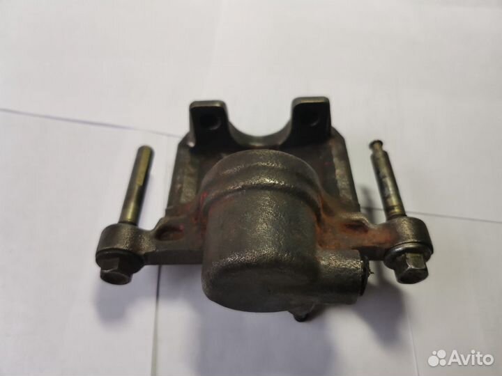 Тормозной суппорт задний прав Mitsubishi MR955066