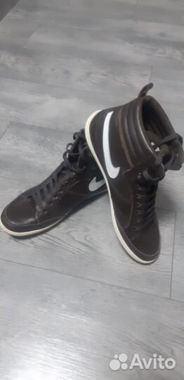 Кроссовки Nike