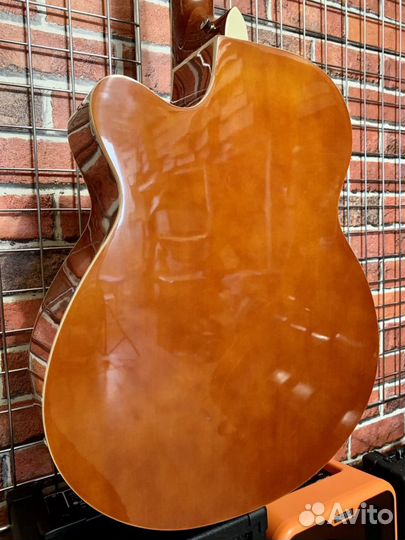 Гитара со звукоснимателем + каподастр