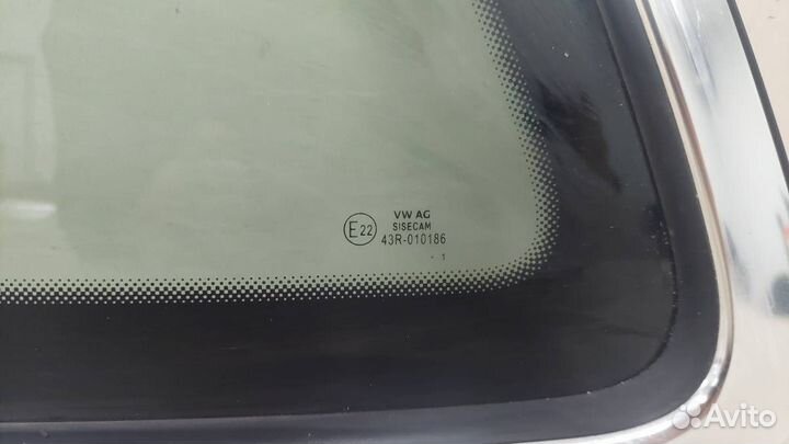 Стекло кузовное глухое левое Skoda Karoq 2017