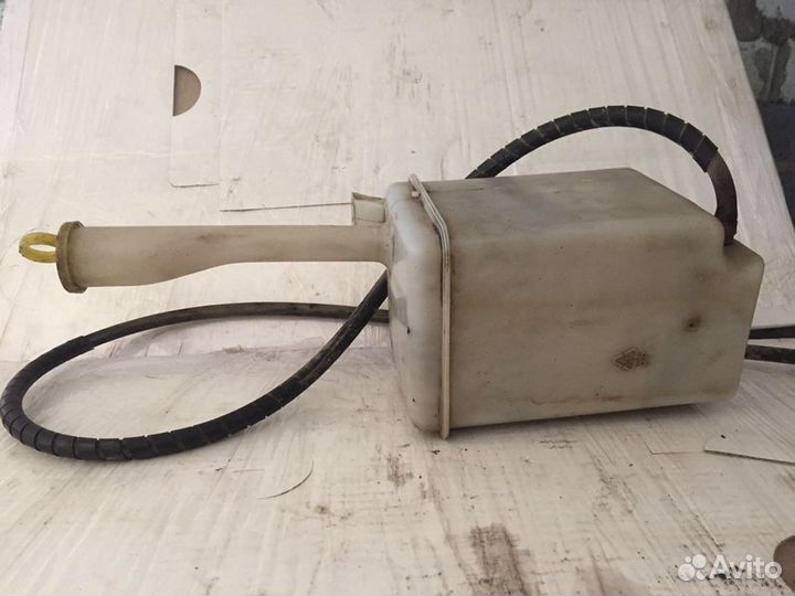 Бачок расширительный Kia Clarus 97г 2.0л. МКПП бен