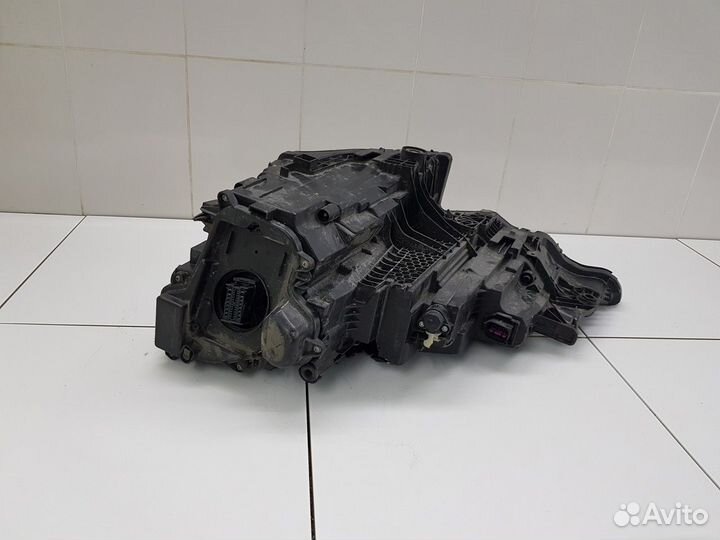 Фара передняя правая (Audi Q8)