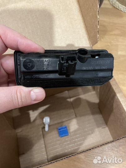 Кнопка открывания багажника VAG