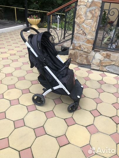 Прогулочная коляска