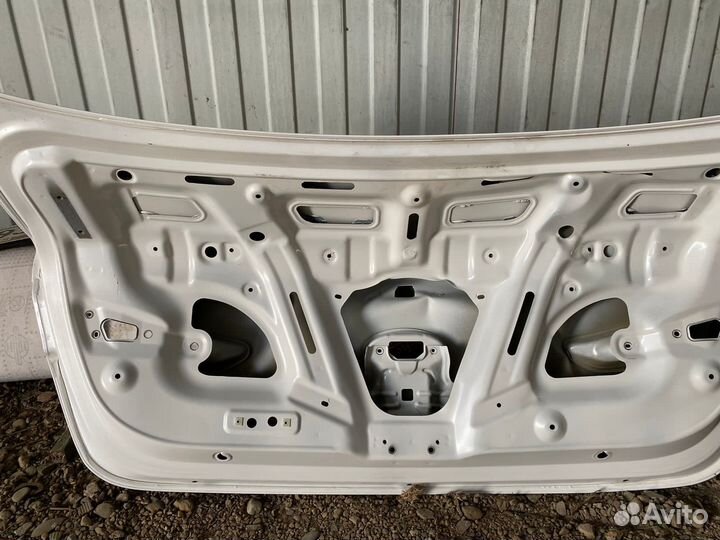 Крышка багажника Hyundai Elantra 6