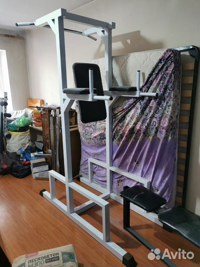 Многофункциональный напольный турник-брусья-пресс