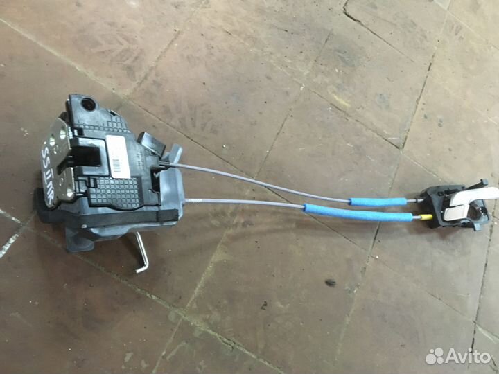 Замок двери передней правой Hyundai Solaris 2