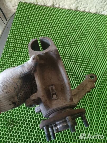 Поворотный кулак ford focus 2 левый