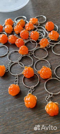 Брелок морошка (одиночный) ручная работа