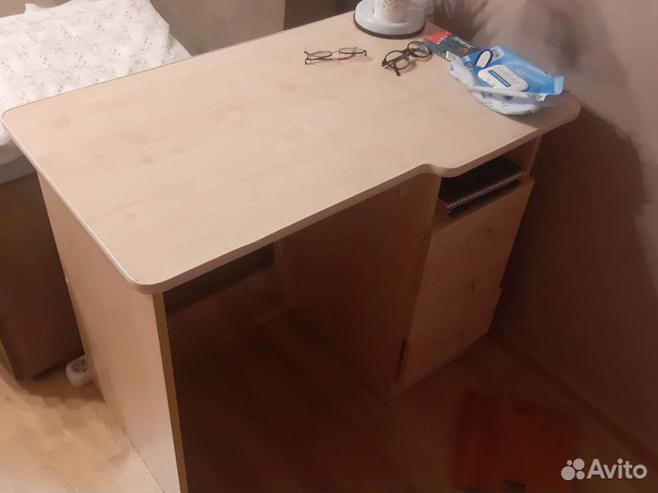 Письменный стол для школьника бу