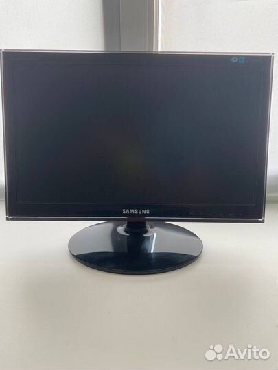 Монитор Samsung