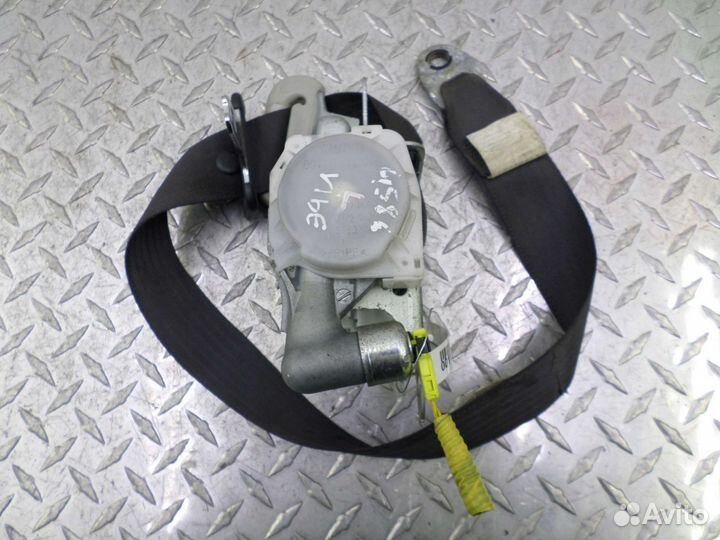 Ремень безопасности Pontiac Vibe 1