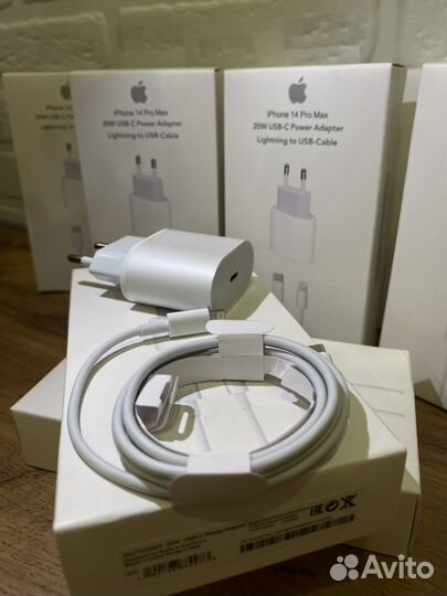 Зарядное устройство на iPhone 20w блок / кабель