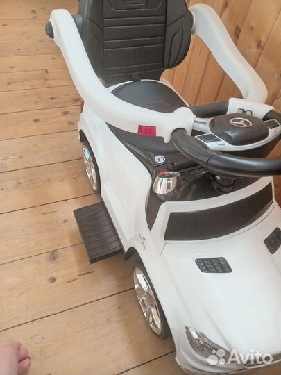 Детская машинка каталка с ручкой