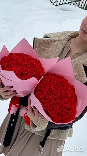 Букет из атласных роз