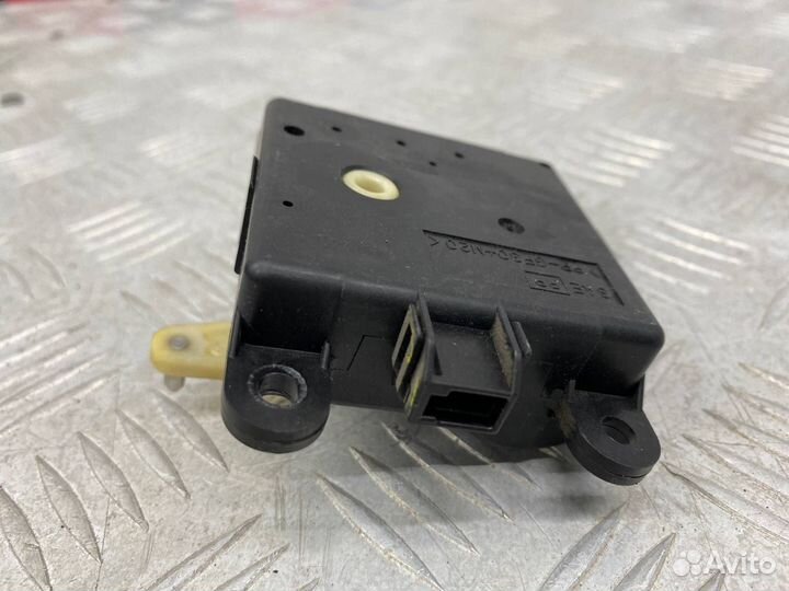 Б/У Сервопривод заслонки печки (моторчик