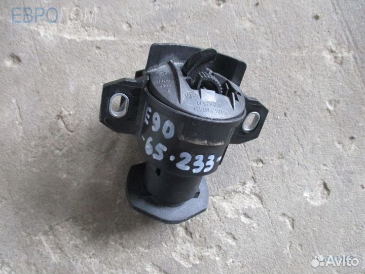 Личинка багажника BMW E90 s1041185