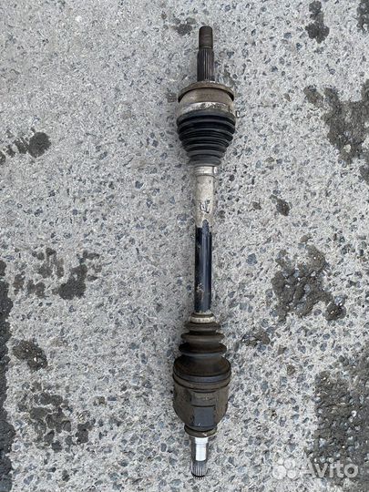 Привод левый Toyota Corolla Auris 150 Оригинал