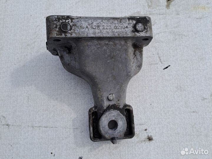 Опора крепления мотора Мерседес мл 400 cdi,w163