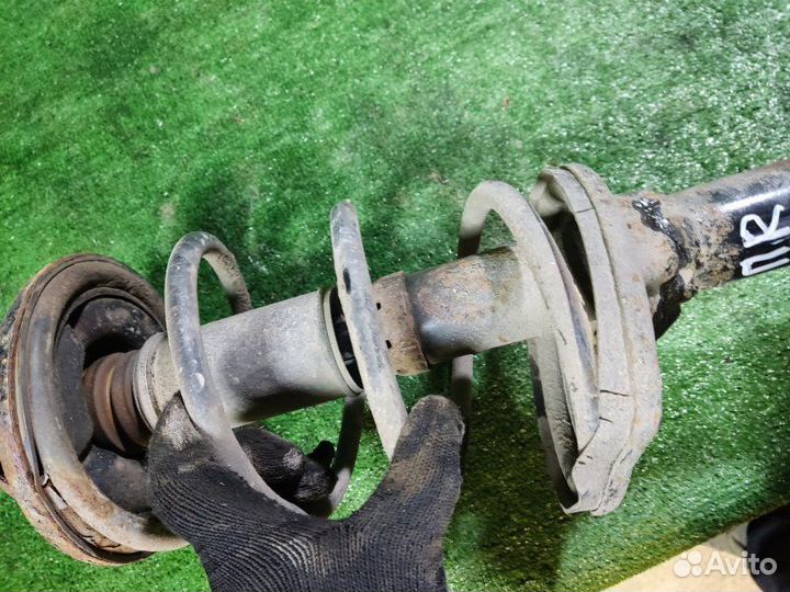 Стойка передняя правая Mitsubishi Lancer 9 седан