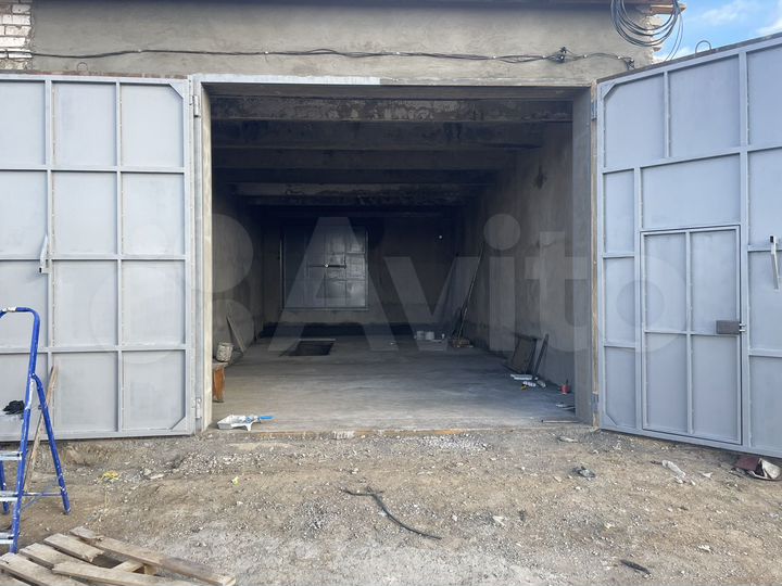 Гараж, > 30 м²