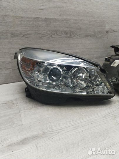 Фары Mercedes C-Class W204 M271.820 2010