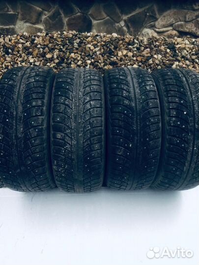 Gislaved Nord Frost 5 215/55 R16