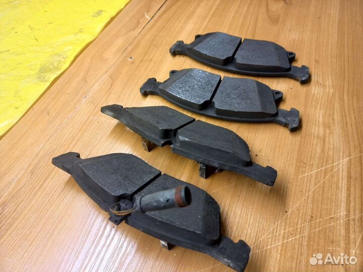 Тормозные колодки Brembo P50109