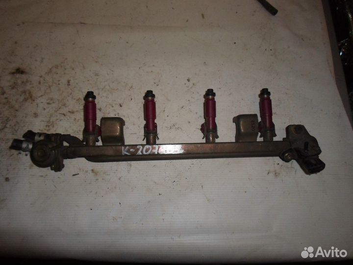 Рейка топливная (рампа) (Mazda 626)