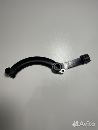 Патрубок системы охлаждения (банан) w212 m271