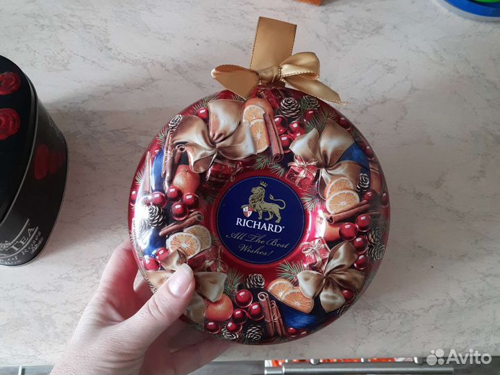 Жестяные банки для рукоделия