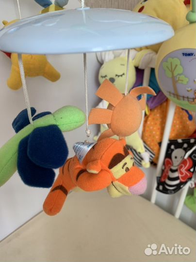 Мобиль музыкальный tomy винни пух