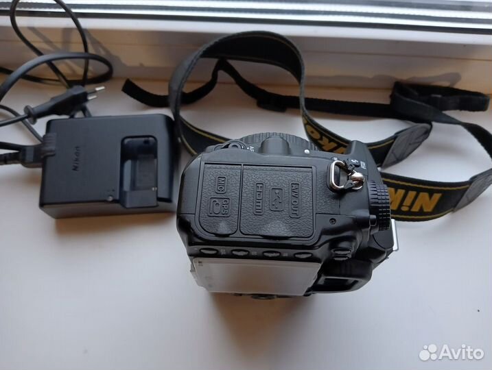 Продам nikon7000 и обьективы