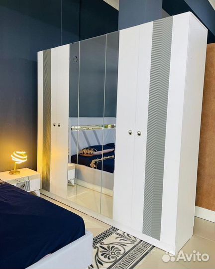 Спальный гарнитур