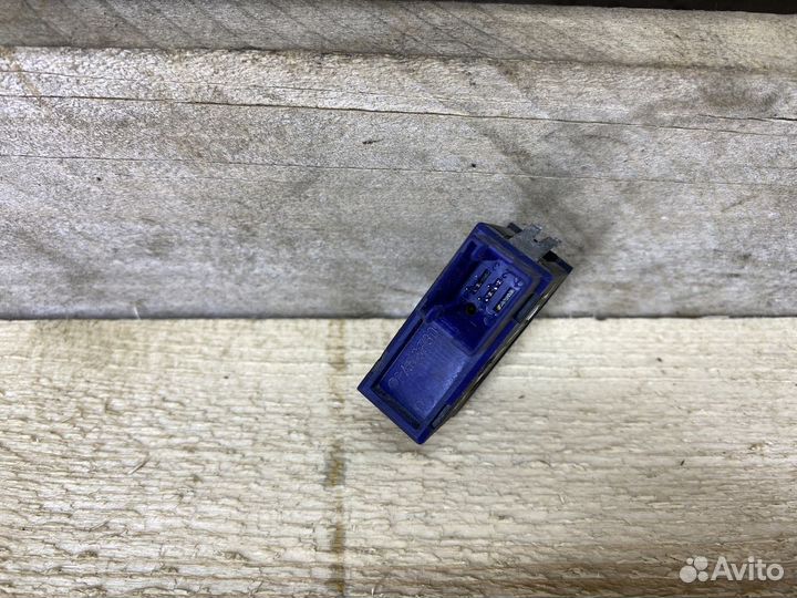 Кнопка открывания багажника BMW E46 E39 E38 E53 Z4