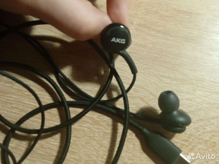 Проводные наушники