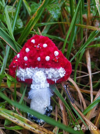 Брошь ручной работы Мухомор