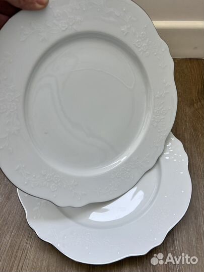 Тарелки IKEA белые 27 см 2 штуки