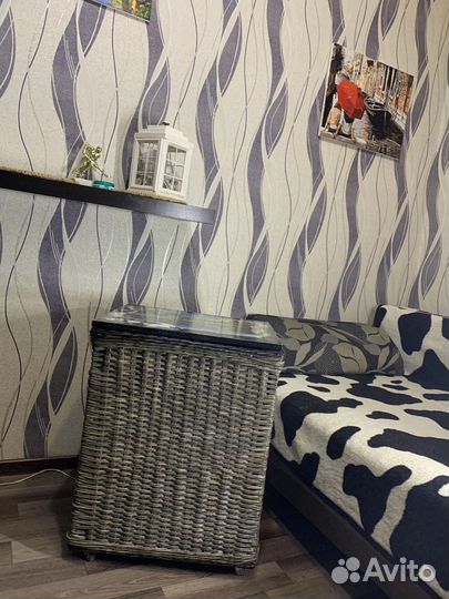 Откидная тумба- столик