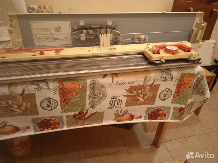 Вязальная однофантурная машина Toyota 858 KS